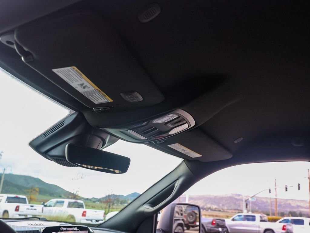 New 2026 Diamond Black Crystal Pearl-Coat Exterior Paint RAM Big Horn Night Edition image 13