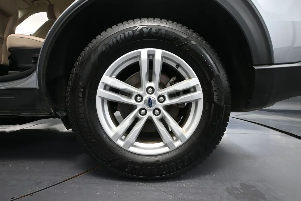 Used 2022 Silver Ford Base image 13
