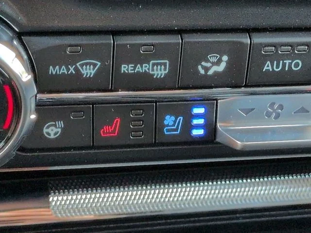 New 2026 Carbonized Gray Metallic Ford Tremor® image 22