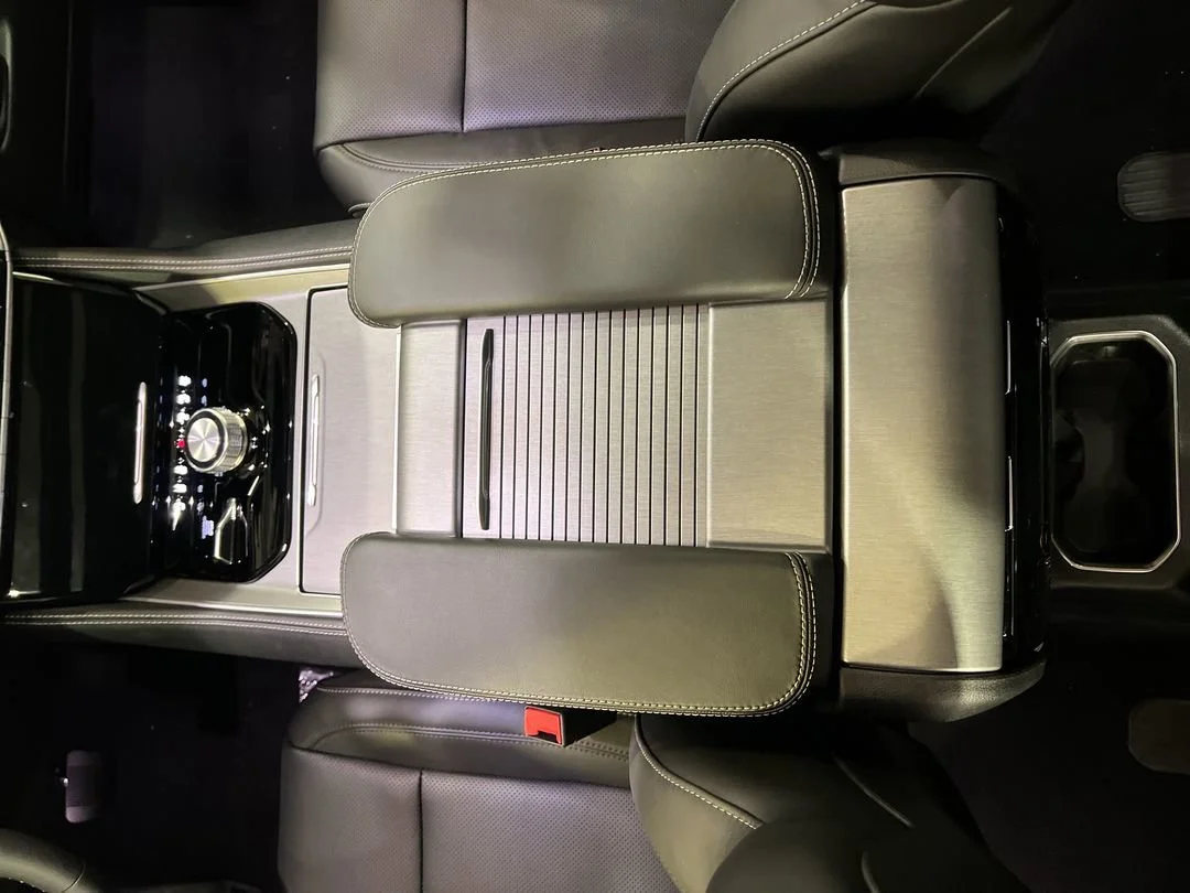 New 2026 Bright White Clear-Coat Exterior Paint Jeep BASE image 23