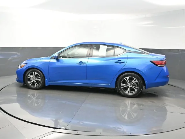 Used 2020 Blue Nissan SV image 4