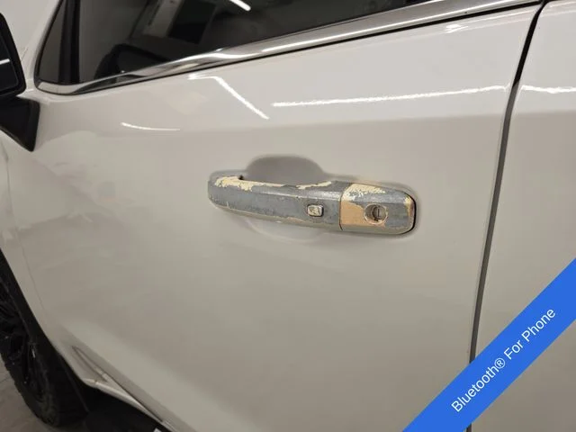 Used 2020 Iridescent Pearl Tricoat Chevrolet High Country image 19