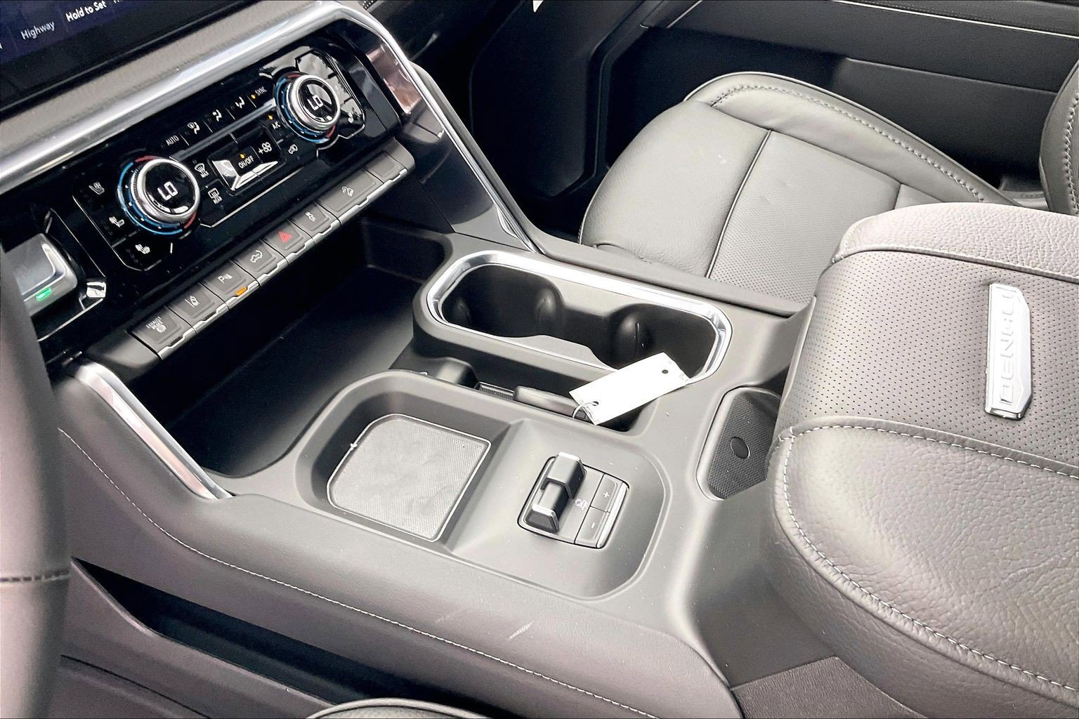 2026 GMC Sierra 2500HD Denali - Photo 8