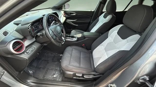 Used 2024 Sterling Gray Metallic Chevrolet 1RS image 18