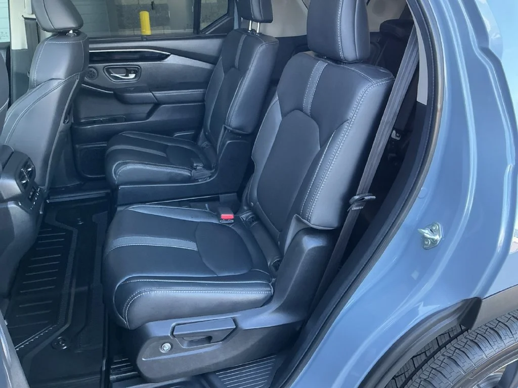 Used 2025 Blue Honda Touring image 28