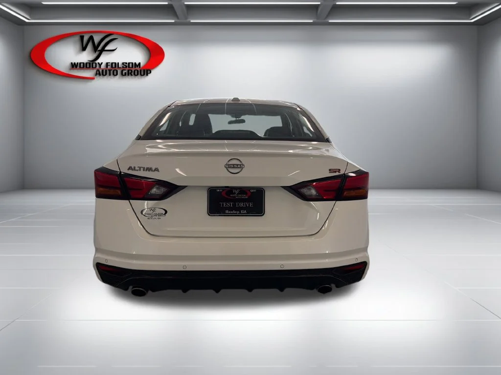 Used 2025 White Nissan 2.5 SR image 6