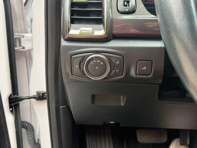 Used 2019 White Ford Lariat image 7