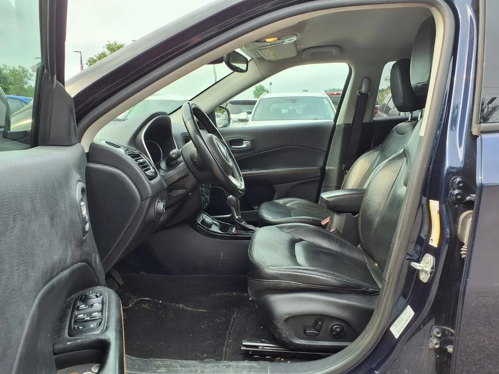 Used 2018 Blue Jeep Limited image 15