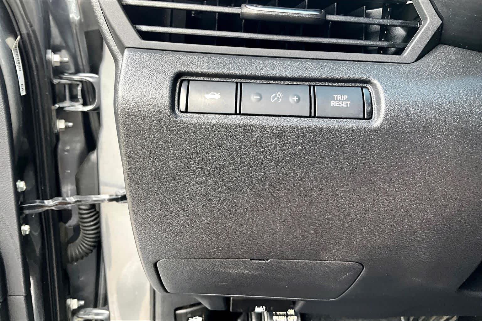 Used 2020 Gun Metallic Nissan 2.5 S image 32