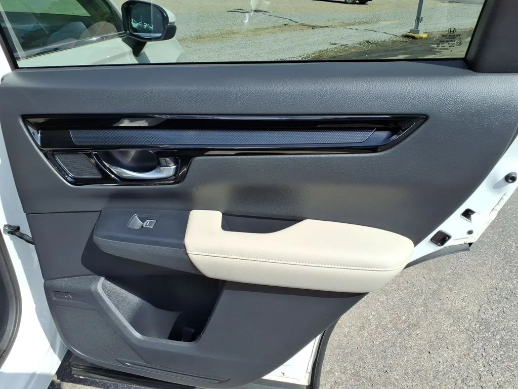 Used 2024 White Honda EX-L image 26