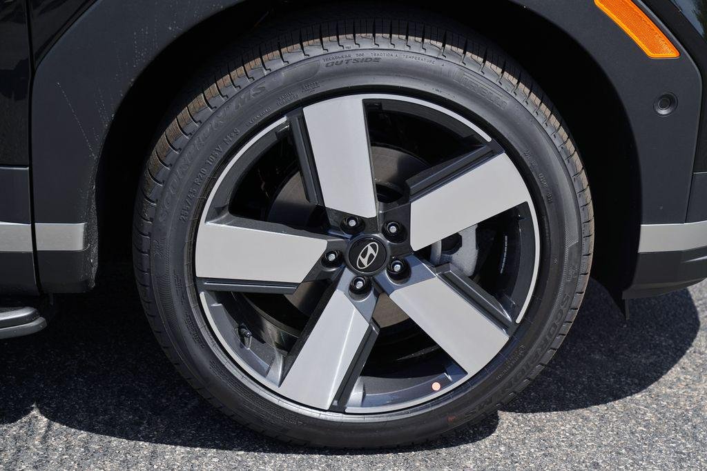 New 2026 Phantom Black Hyundai Limited image 6