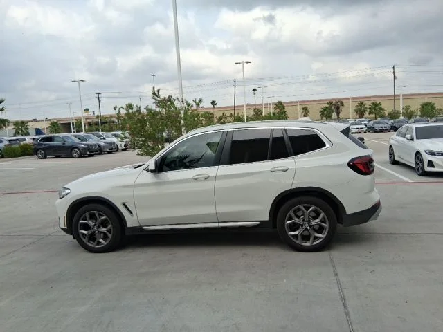 Used 2024 White BMW sDrive30i image 3