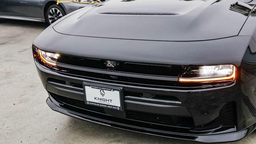 New 2026 Diamond Black Crystal Pearlcoat Dodge R/T image 6