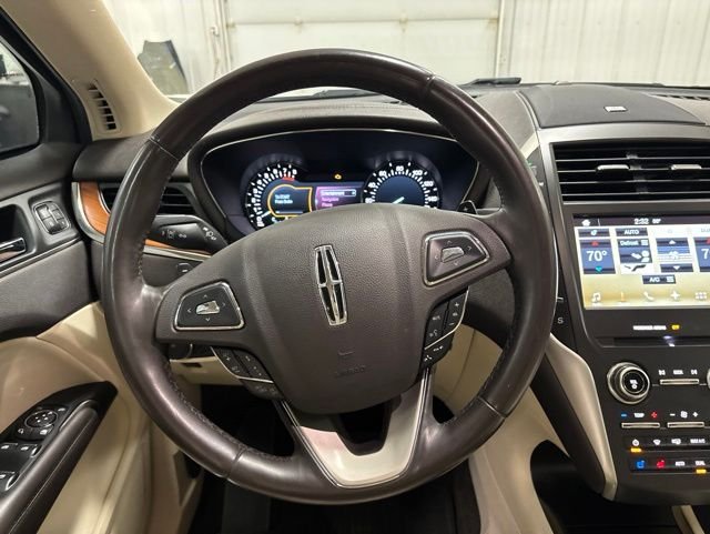Used 2016 White Lincoln Reserve image 14