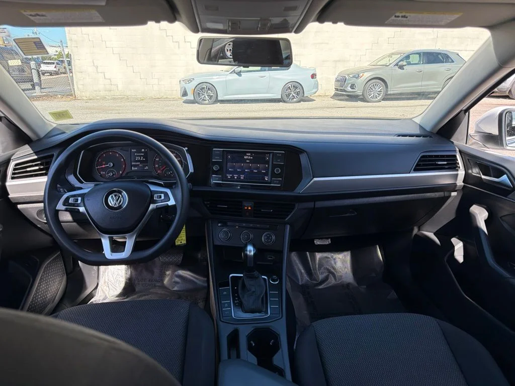 Used 2019 White Volkswagen 1.4T S image 16