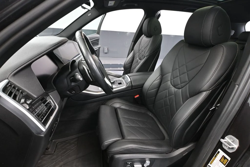 Used 2023 Gray BMW xDrive40i image 24