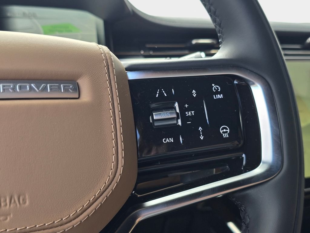 New 2026 Fuji White LAND ROVER SE image 18
