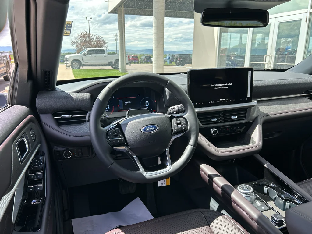 New 2026 Star White Metallic Tri-Coat Ford Platinum™ image 8