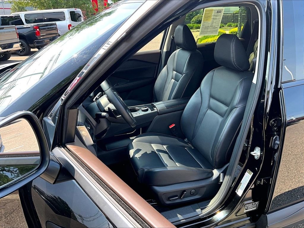 Used 2023 Black Nissan SV image 10
