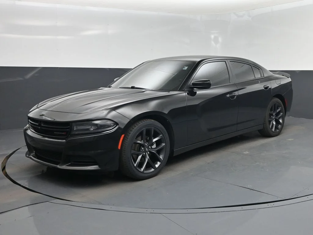Used 2021 Black Dodge SXT image 9