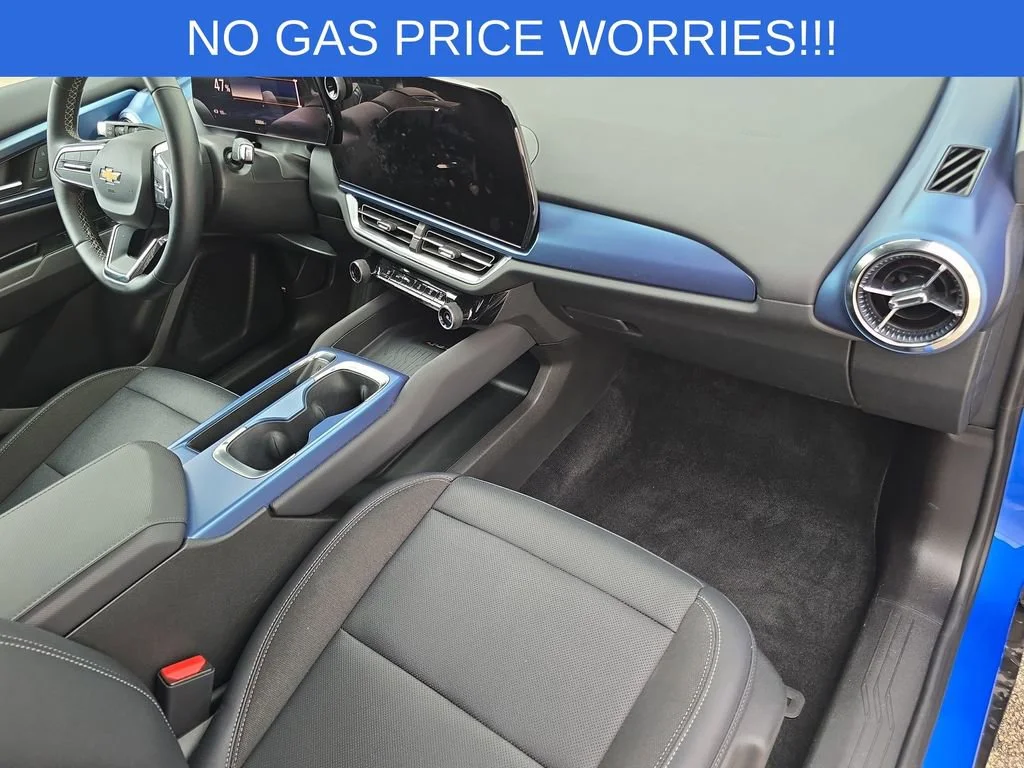 2025 Chevrolet Equinox EV LT - Photo 30