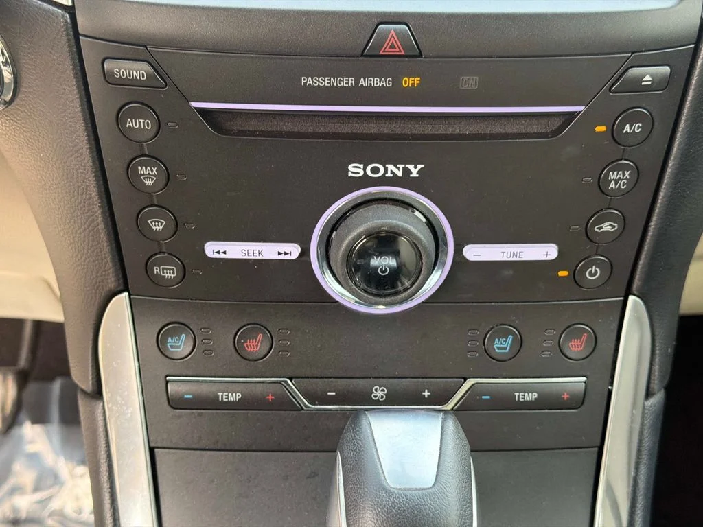 Used 2016 White Ford Titanium image 26