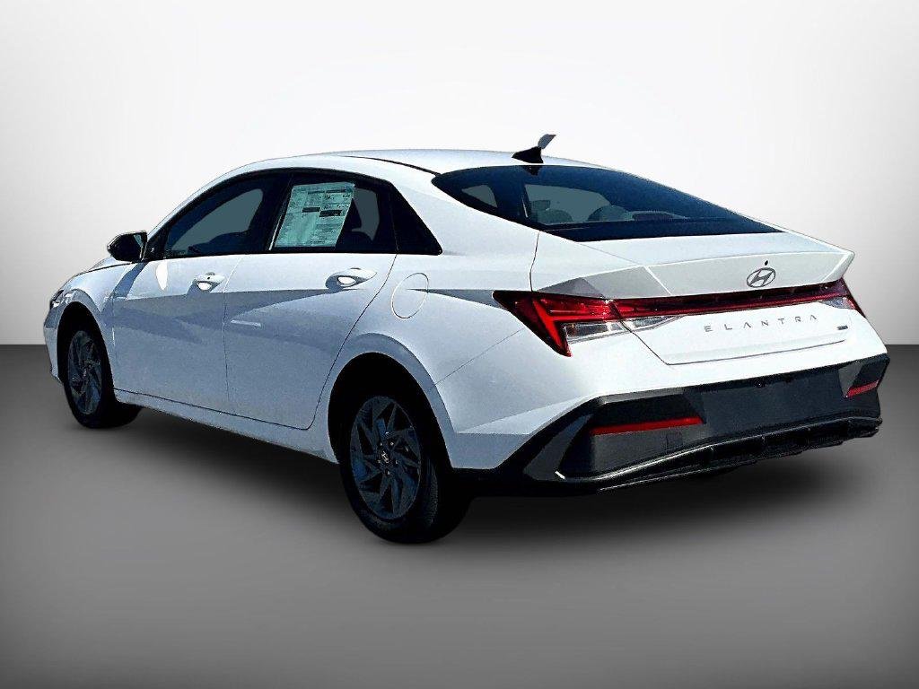 New 2026 White Hyundai Blue image 4