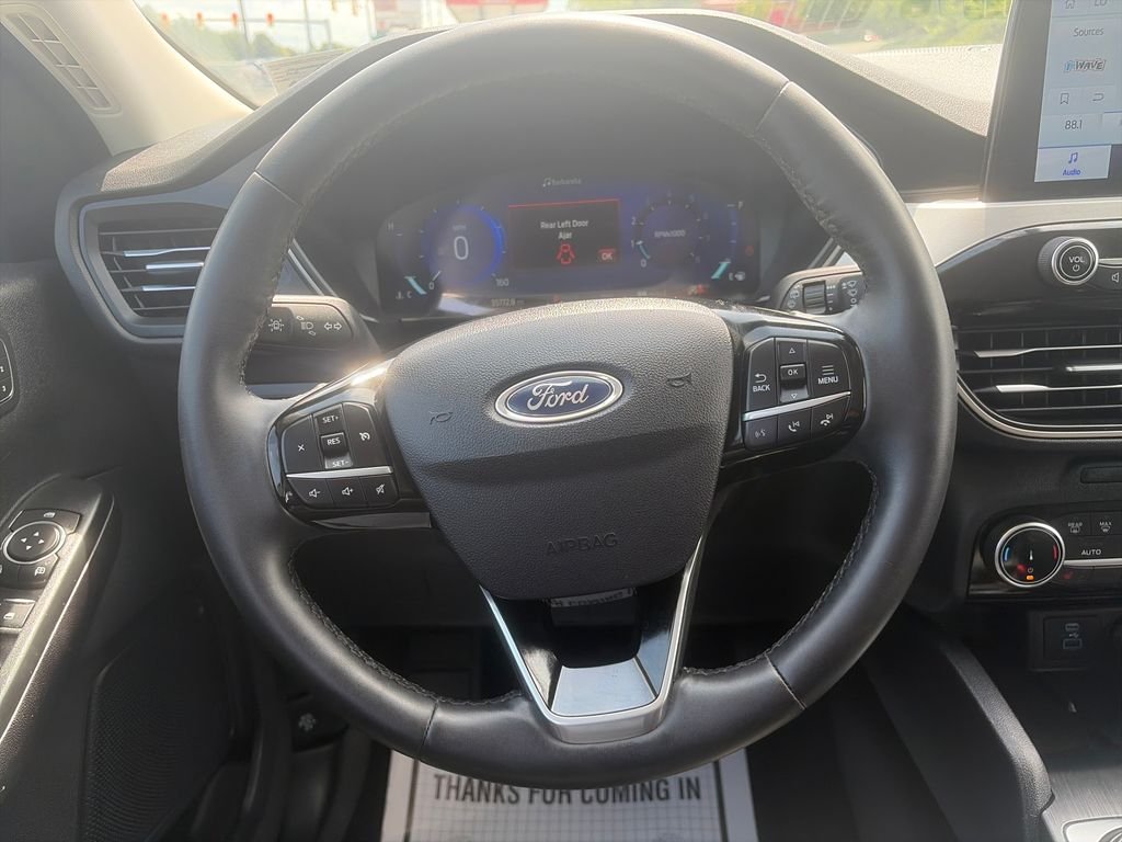 Used 2022 White Metallic Ford SEL image 15