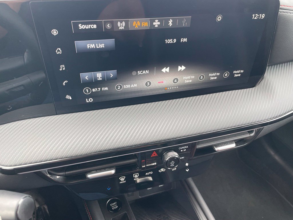 Used 2025 Yellow Nissan SR image 13
