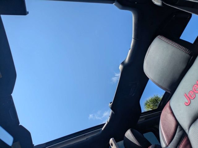 Used 2023 Gray Jeep Sport S image 21
