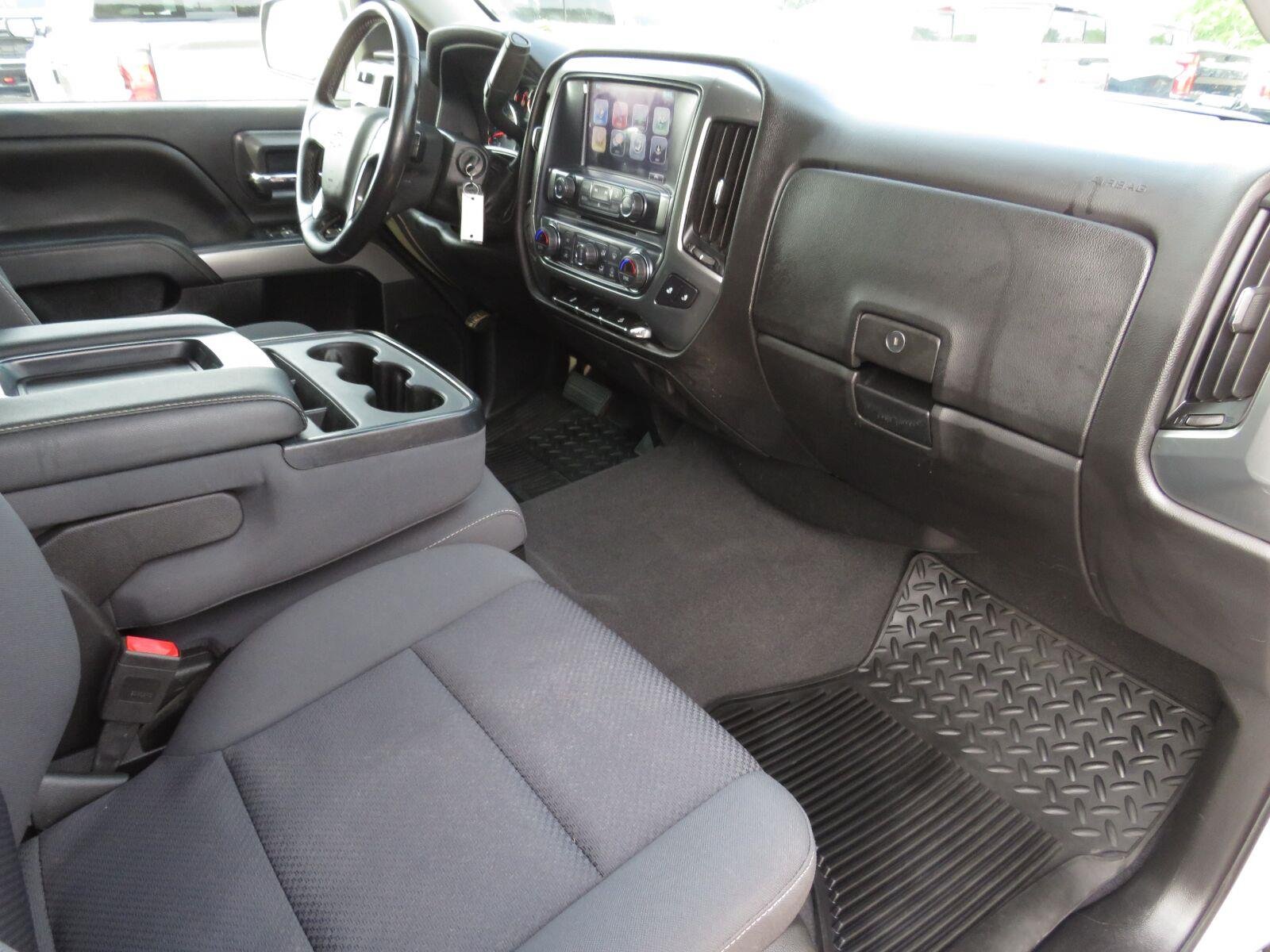 Used 2019 Silver Ice Metallic Chevrolet LT image 27