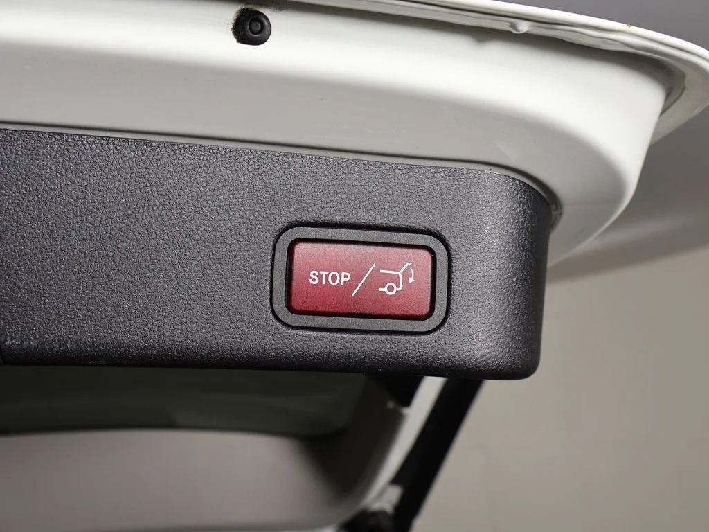 Used 2014 Polar White Mercedes-Benz ML 350 image 18