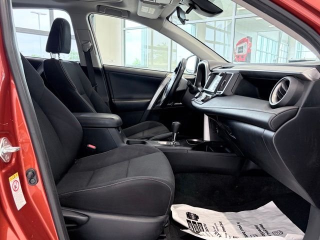 Used 2016 Red Toyota XLE image 11