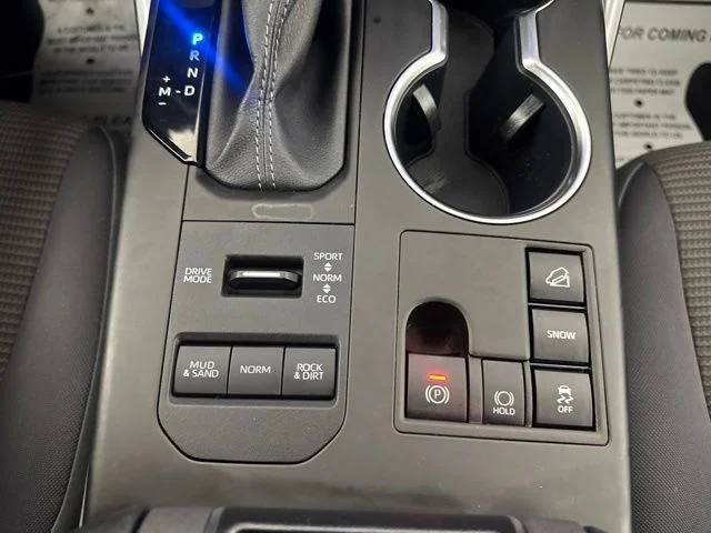 Used 2023 Pearl Toyota LE image 18