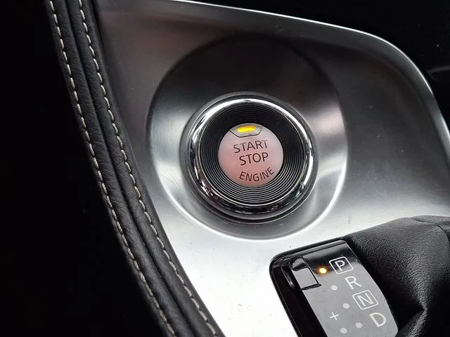 Used 2017 Pearl White Nissan 3.5 SV image 26