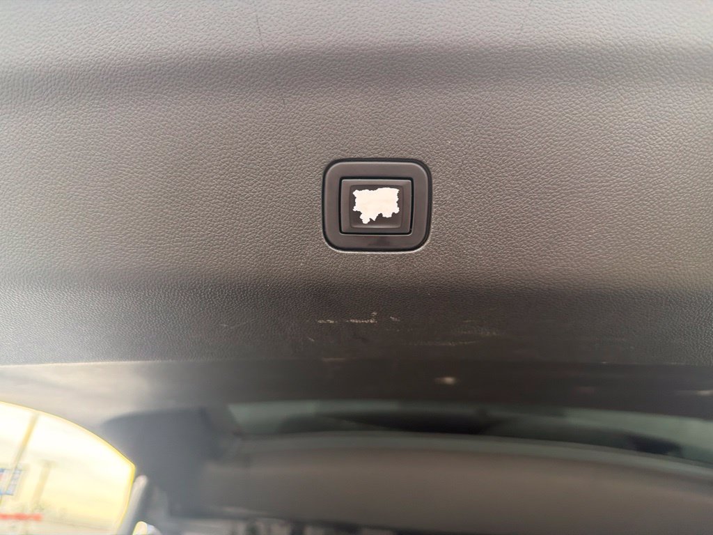 Used 2022 Gray Chevrolet Z71 image 11