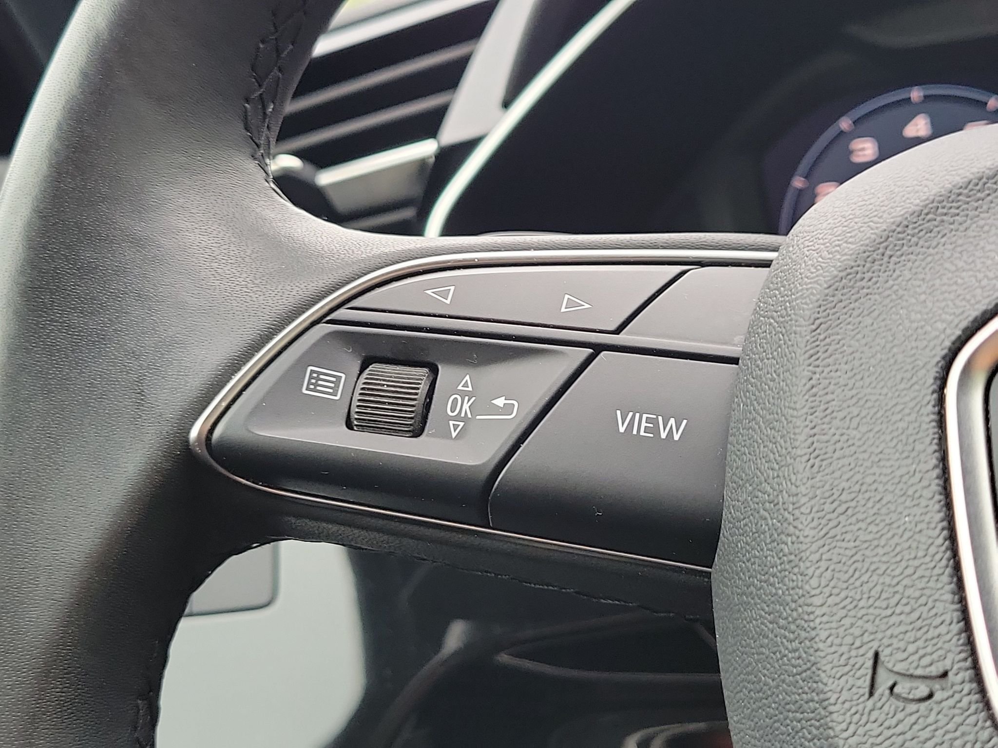 Used 2025 Blud Audi S line Premium image 10