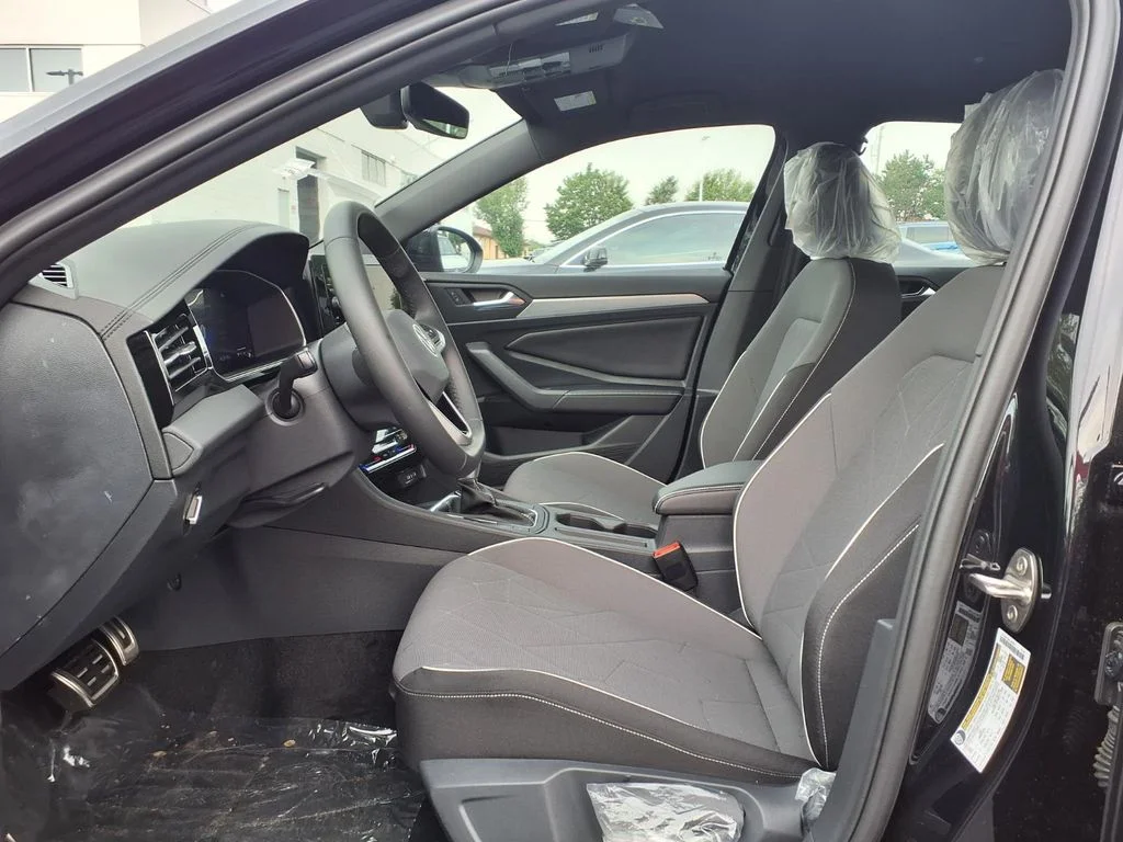 New 2026 Deep Black Pearl Volkswagen 1.5T Sport image 9