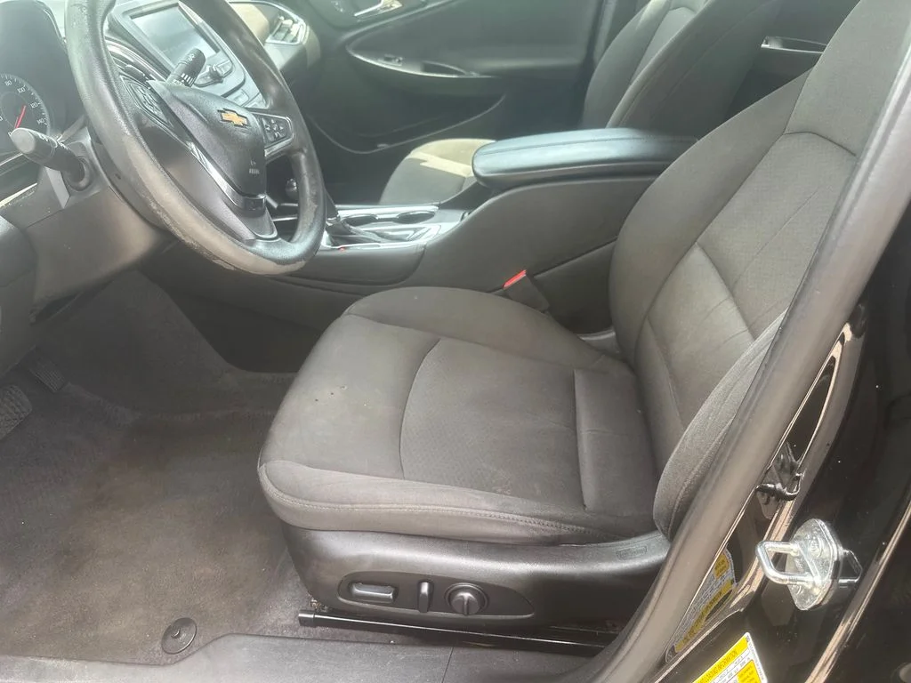 Used 2018 Black Chevrolet LT image 8