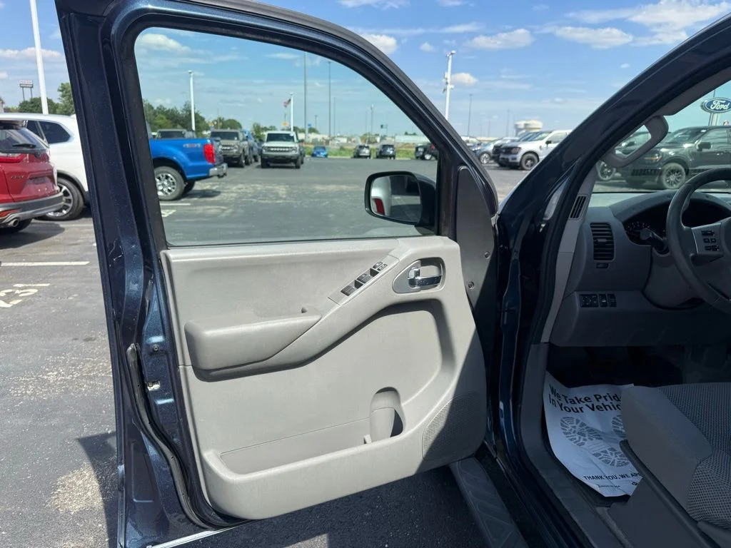 Used 2013 Blue Nissan SV image 14