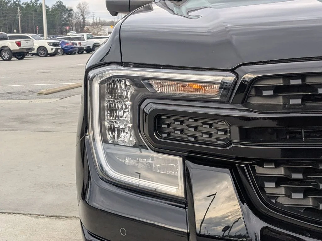 New 2025 Shadow Black Ford XLT image 9