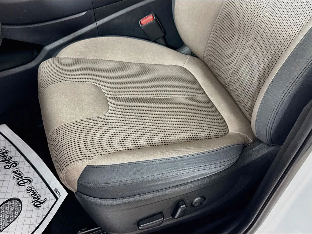 Used 2022 Quartz White Hyundai SEL image 22