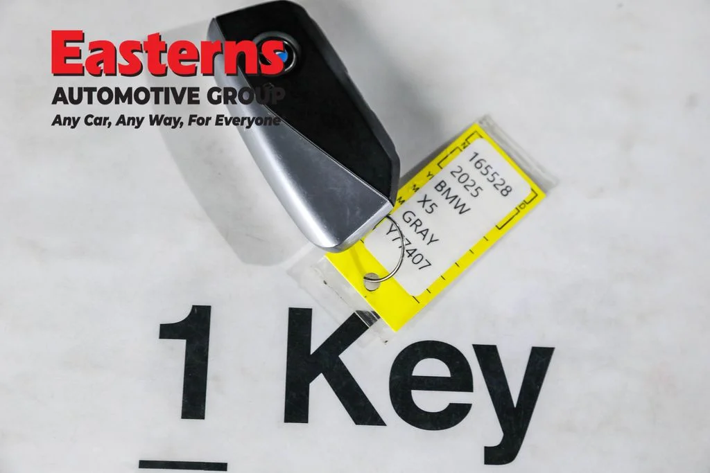 Used 2025 Gray BMW xDrive40i image 26
