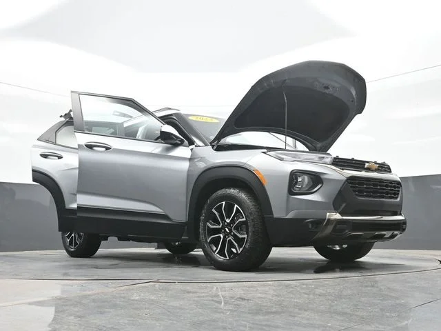 Used 2023 Gray Chevrolet ACTIV image 32