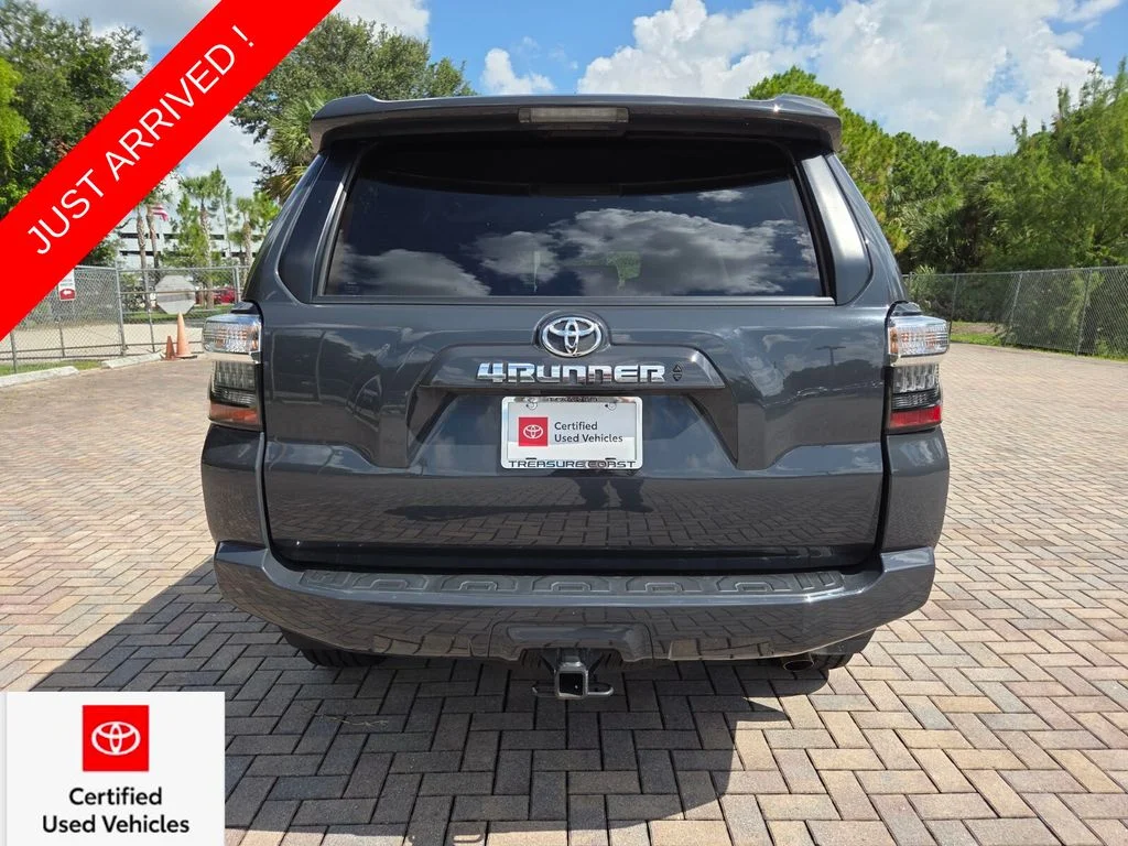 Certified Used 2024  Toyota SR5 image 10