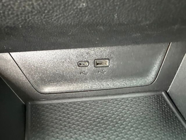 Used 2025 White Chevrolet LT image 11