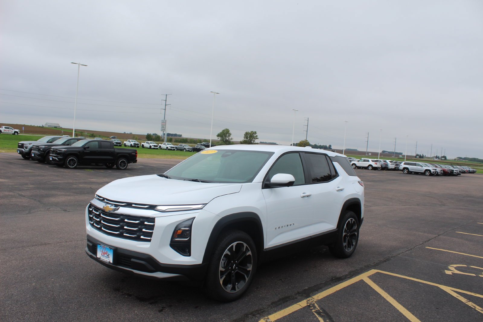 New 2027 Summit White Chevrolet LT image 5