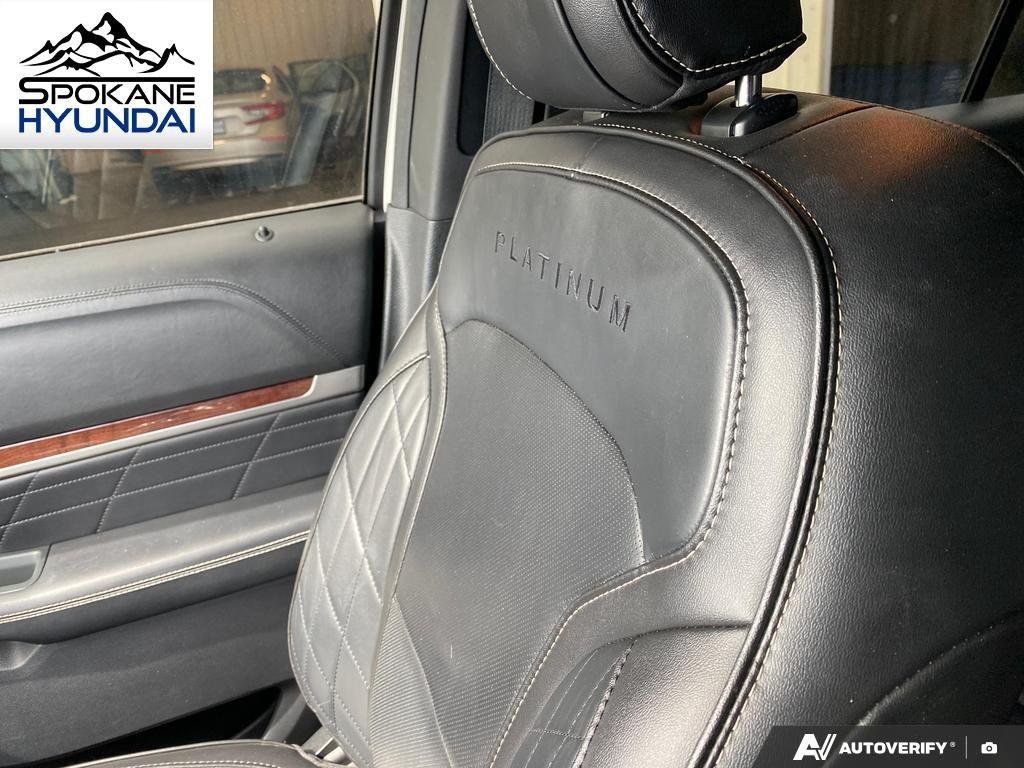 Used 2018 White Platinum Metallic Tri-Coat Ford Platinum image 23
