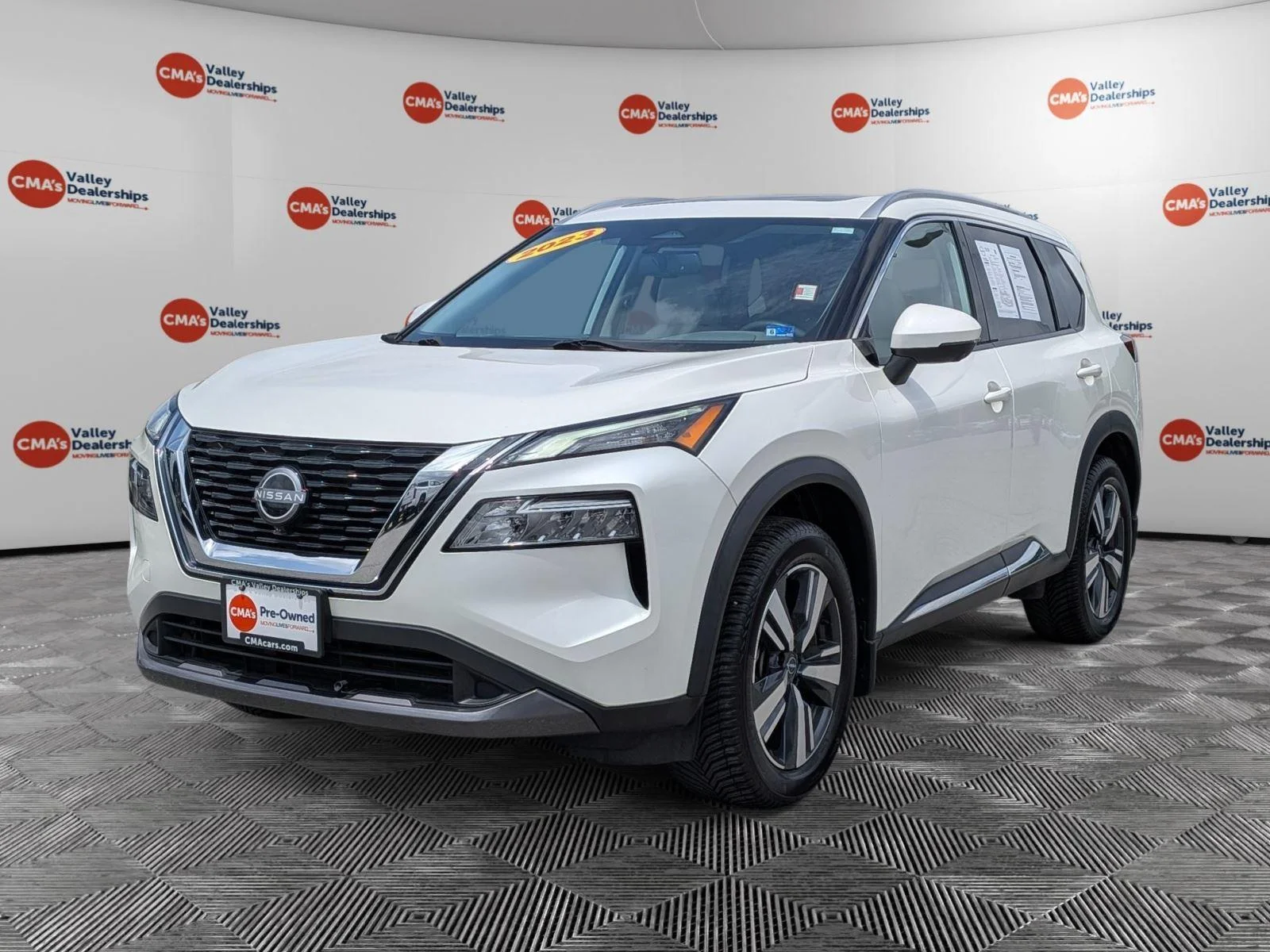 Used 2023 Pearl White Tricoat Nissan SL image 1