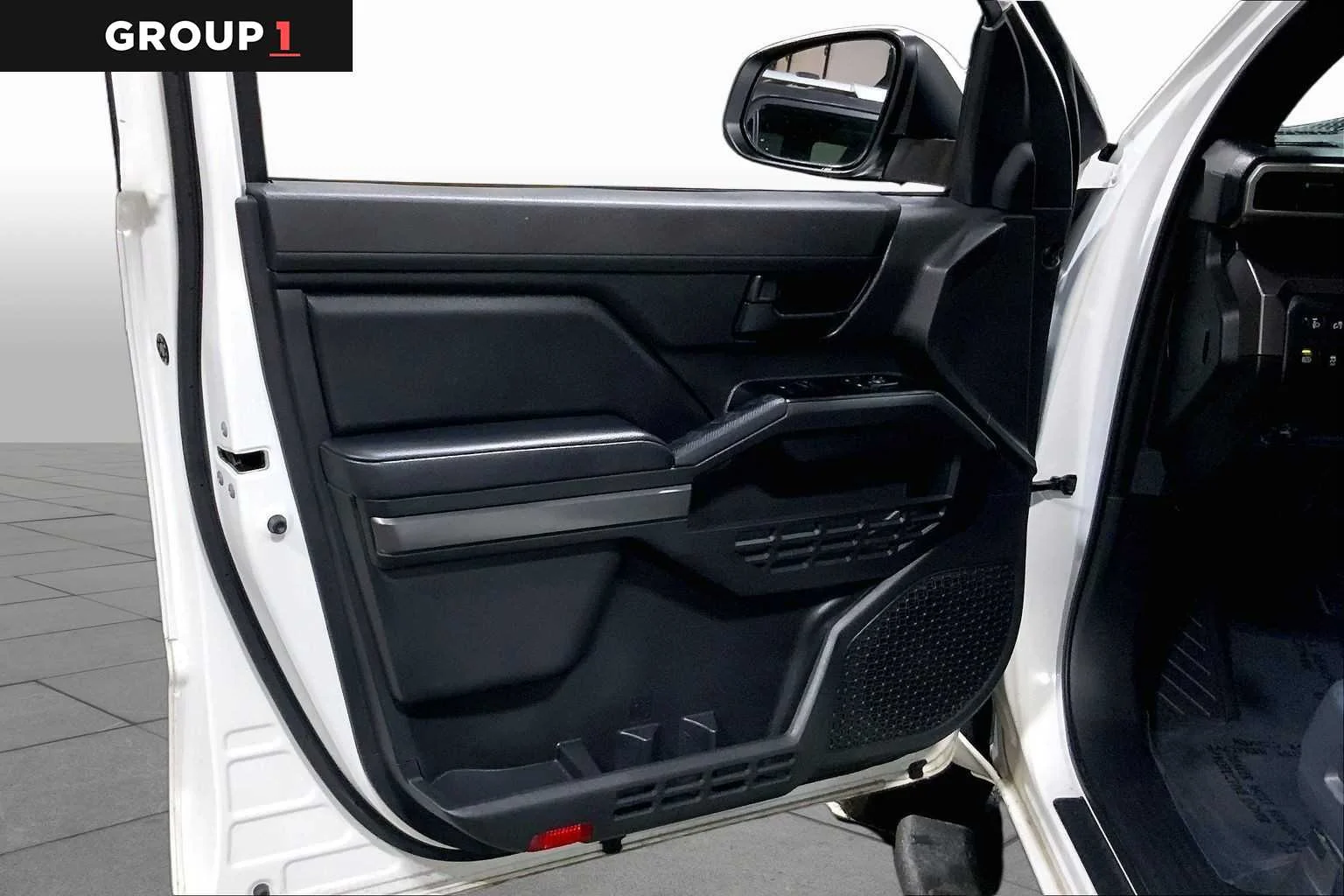 Used 2025 Ice Cap Toyota SR5 image 22